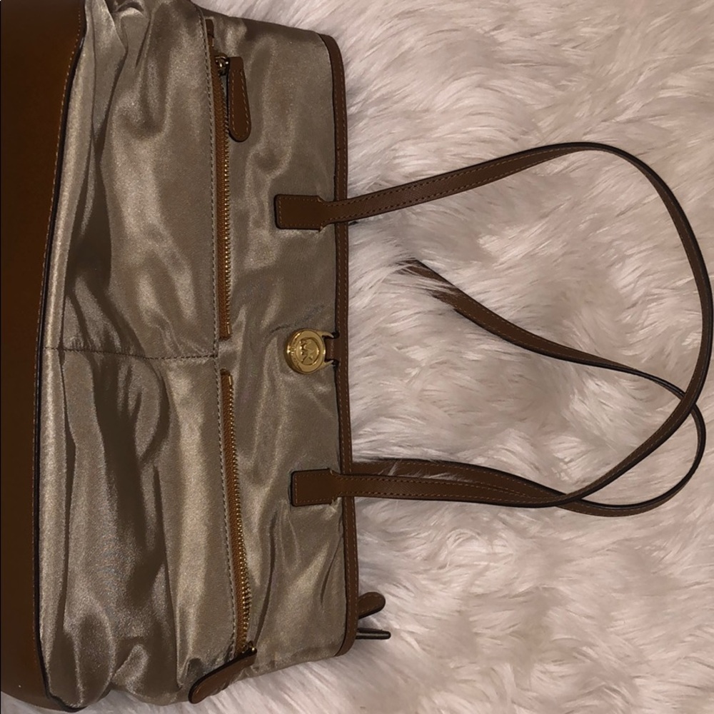 MICHAEL KORS POCKET TOTE